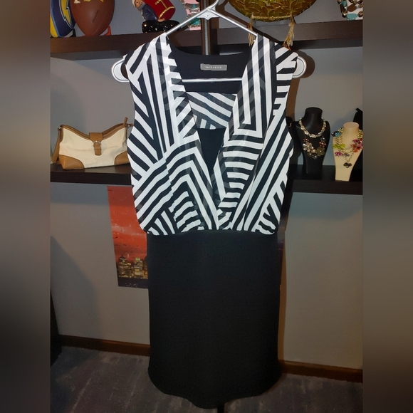Suzy Shier Black and White Striped Dress With Strechty Material, Size Large - Picture 1 of 7
